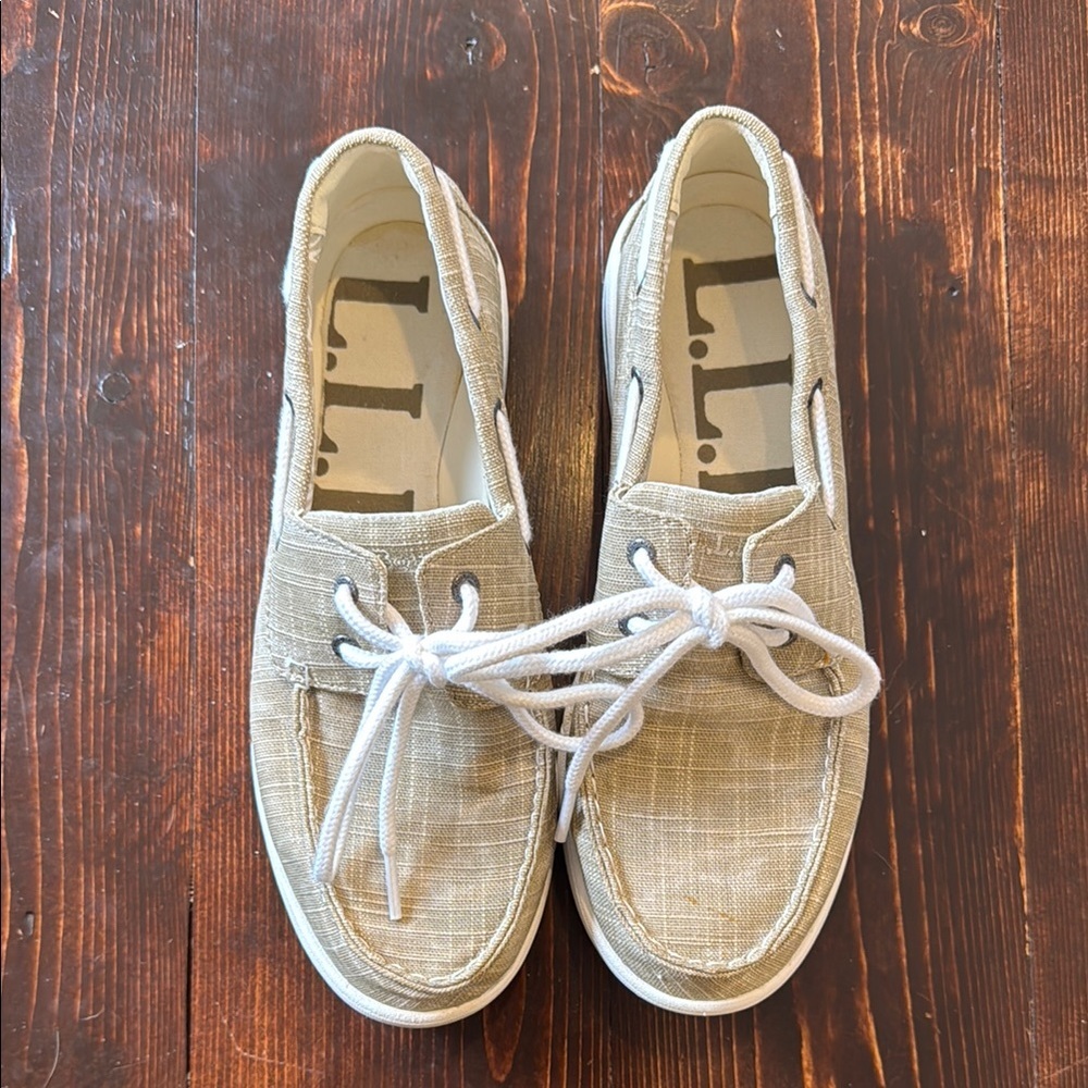 L.L. Bean Women’s Tan Boat Shoes - 8.5 - Picture 2 of 8
